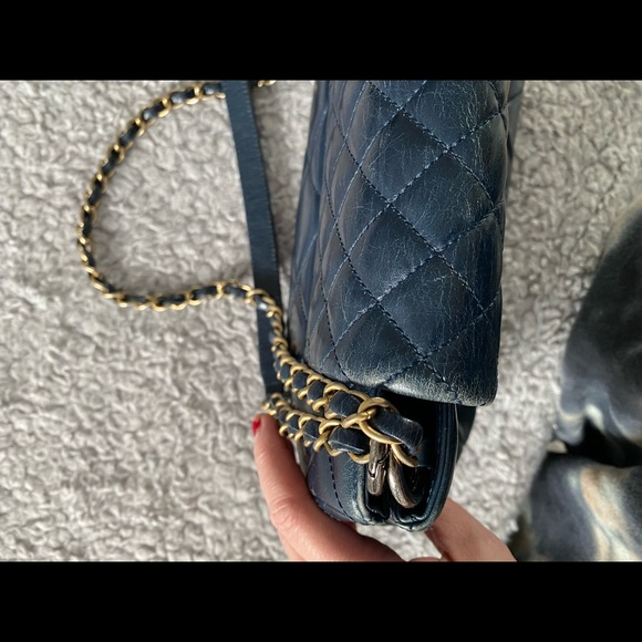 Chanel 15s accordion navy blue crinkled calfskin crossbody/shoulder flap bag - Picture 12 of 15